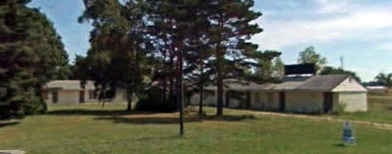 Manor Motel - 2009 Street View (newer photo)